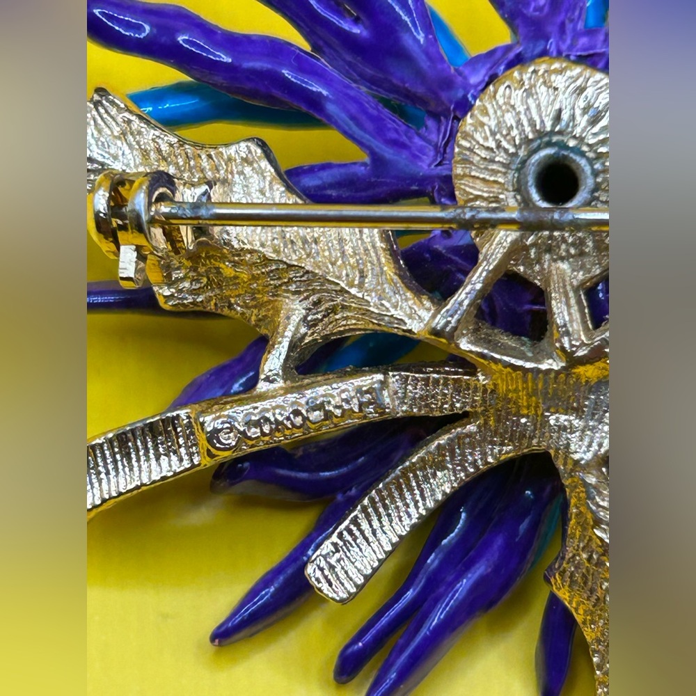 Corocraft 1940s Enamel Flower Brooch - Picture 4 of 4